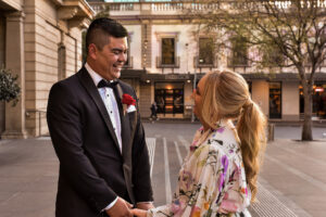 Mariage décontracté au bureau d'enregistrement de Frana et Patrick à Sydney