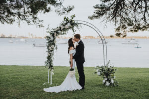 Mariage élégant au bord de l'eau à Perth dans la cuisine de Bayside