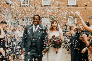 Mariage industriel incroyablement détendu et élégant dans le Derbyshire