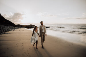 Mariage intime sur la plage de Byron Bay