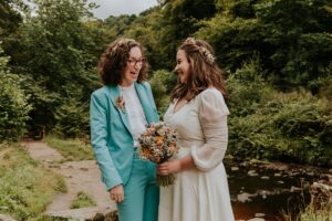 Mariage respectueux de l'environnement à Hardcastle Crags et bourgeon de 5 000 £
