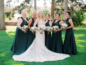 Mariage vert émeraude royal et romantique