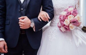 Meilleures idées de cadeaux de mariage prêtes à l'emploi pour 2022