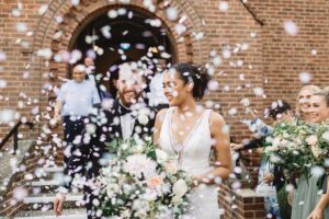 Moderne Sage Green & Baby Pink Pumping House Mariage Ollerton