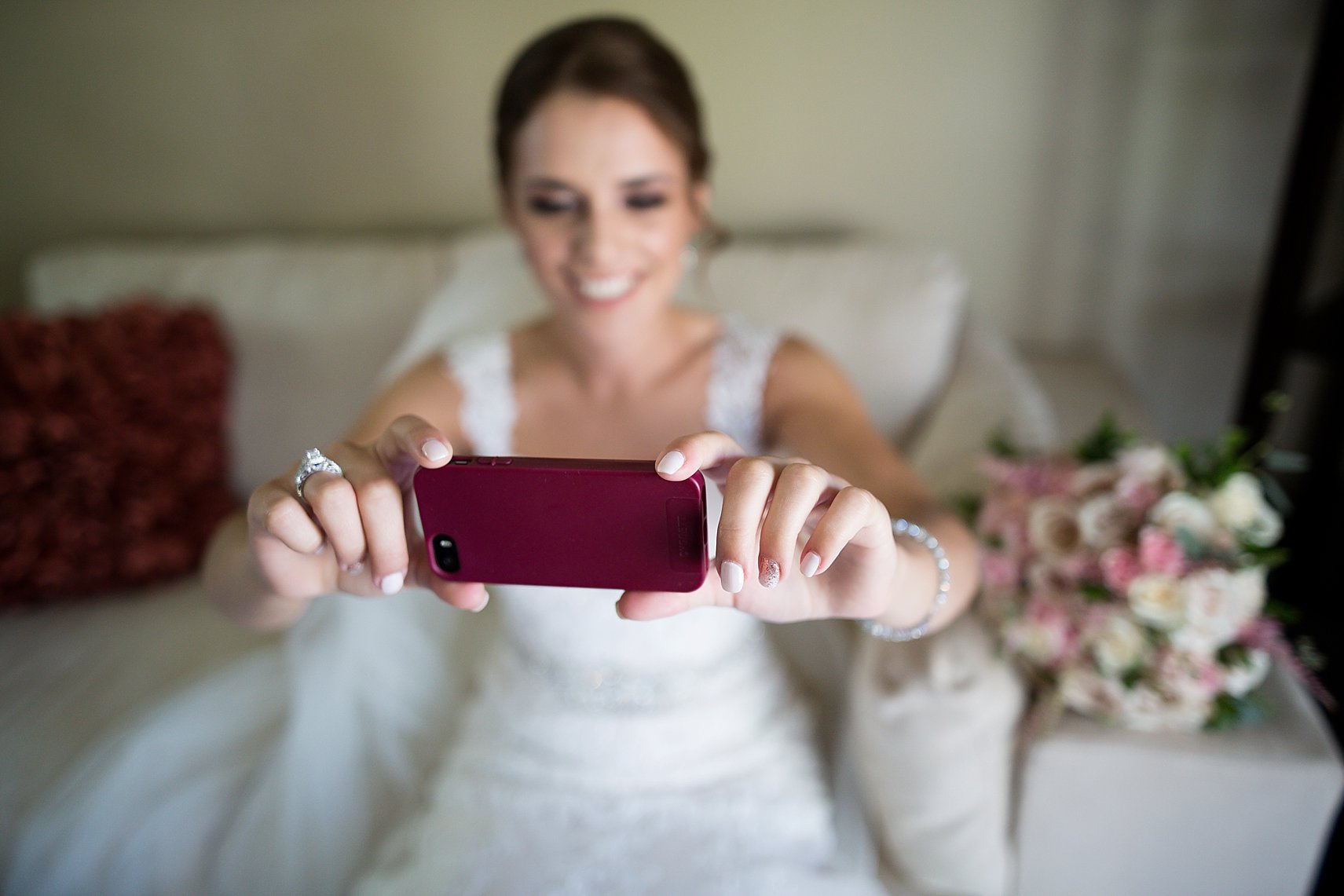 Où gardez-vous votre téléphone portable le jour de votre mariage ?  - Guide 2021