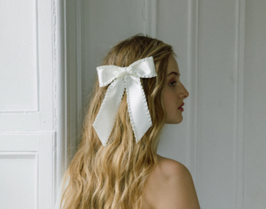 Où trouver : nœuds et rubans pour cheveux de mariée