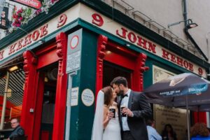 Quatre fabuleux petits mariages très amusants