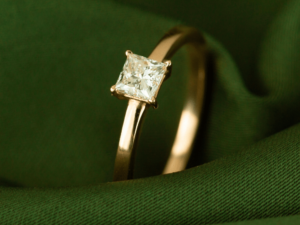 eco-friendly wedding jewelry