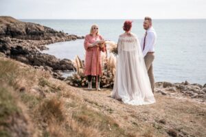 Qu'est-ce qu'un renouvellement de vœux (et devrions-nous en avoir un ?)