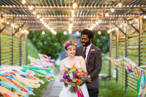 Rainbow Wool Pom Pom DIY Woodhouse Barn Wedding au Pays de Galles