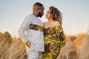 Séance d'engagement en plein air intime à Huntsville, Alabama