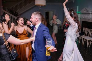 Top 10 des questions les plus importantes à poser à votre DJ de mariage