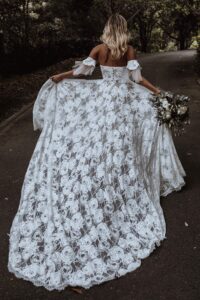 Trouvez la robe de vos rêves sans dépenser un centime lors de la vente d'échantillons de Grace Loves Lace !