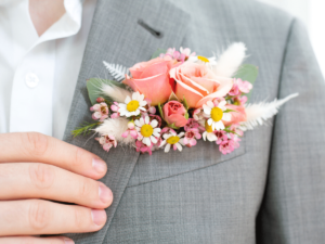 floral pocket square tutorial from Bloom Culture Flowers