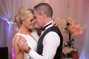 Un mariage de conte de fées tout à fait romantique