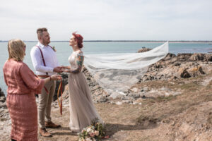 Un renouvellement de vœu bohème follement romantique : Agnes & Remus