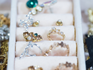 selling your old jewelry