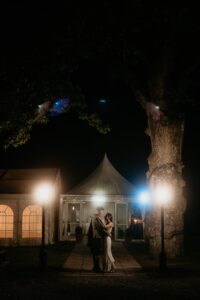 Voici pourquoi vous avez BESOIN de votre photographe de mariage pour rester jusqu'au bout de la nuit